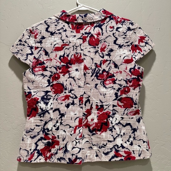 Coldwater Creek Women's Gray and Red Structured Button Up Top Size Petite 6 - Picture 4 of 6